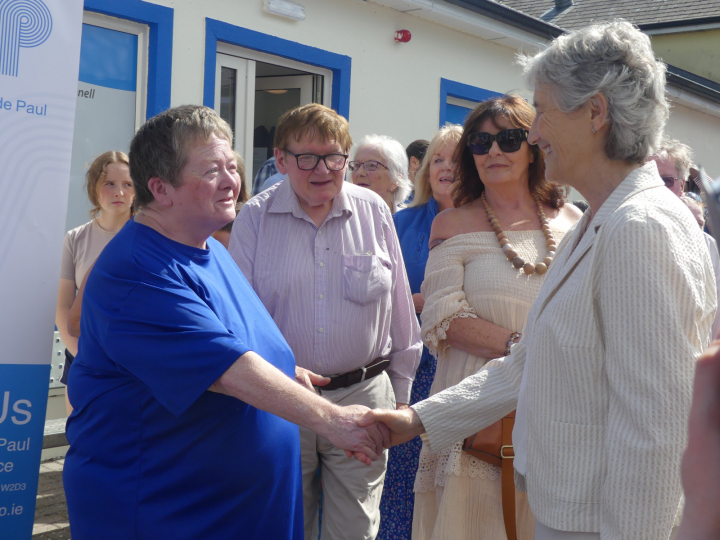 Tugann an tUachtarán Connolly cuairt ar Naomh Uinseann de Pól, Chaisleán Uí Chonaill