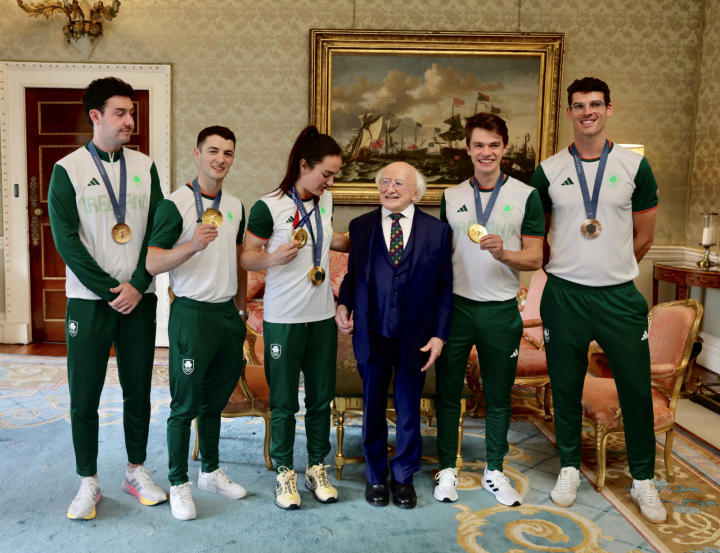 Fáiltiú á óstáil ag an Uachtarán agus Saidhbhín d’Fhoireann na hÉireann i bPáras 2024