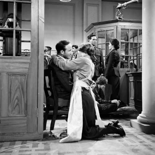 Julia Grennan (Sabina Coyne), Winifred Carney (Eithne Lydon) and Elizabeth O'Farrell (Sheelagh Cullen)