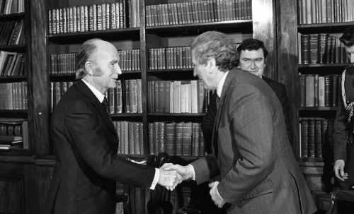 82 Dr. Fitzgerald disolves Dáil 3 182.630 October 1982 Reproduced by kind permisssion Independent News and Media plc