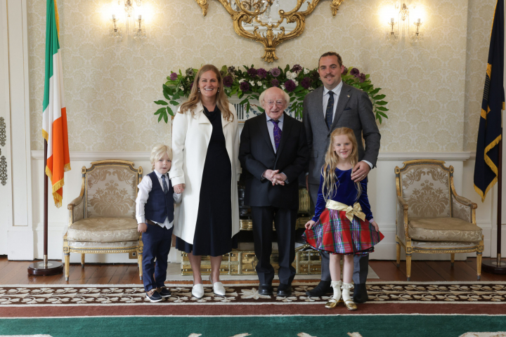 Chuir Ambasadóirí a nDintiúir i láthair