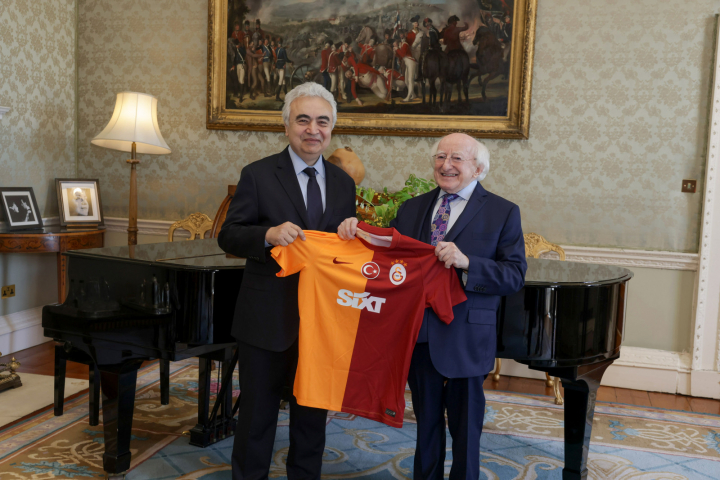 President receives Dr. Fatih Birol, Executive Director of the International Energy Agency, on a Courtesy Call