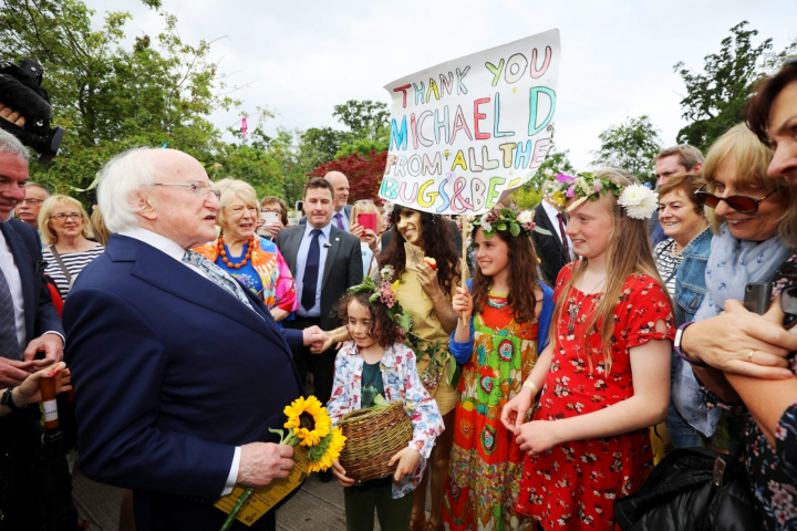 Oscailt oifigiúil na féile Bloom á dhéanamh ag an Uachtarán