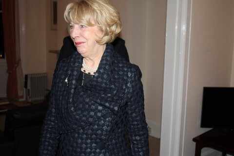 Sabina signs book of Condolences at Pakistani Embassy