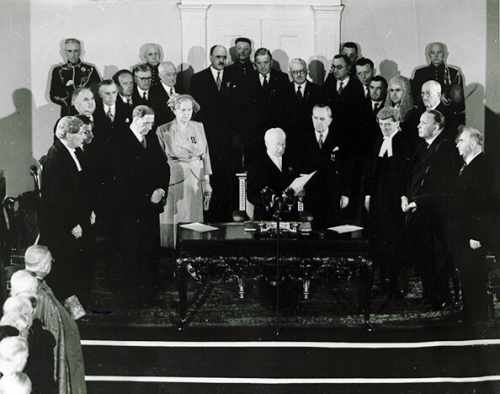 Reproduced with kind permission of the Irish Press plc