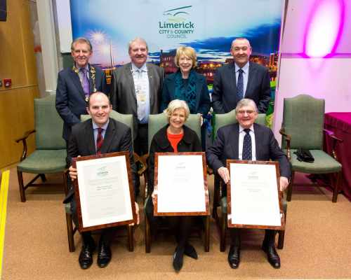 Richard Langford, relative of Charlotte Grace O’Brien,  Iseult Murphy, relative of Sophie Mary Peirce and John O'Brien, relative of Kate O'Brien.  Back from left: Michael Sheahan, Mayor of Limerick Metropolitan Area, Mayor of Limerick, Cllr Kevin Sheaha