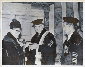 19-05-66 President De Valera receives Honorary Doctorate from  the University of Leuven