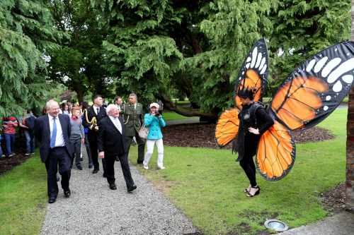 President Michael D. Higgins meeting Catriona McGowan, Artastic