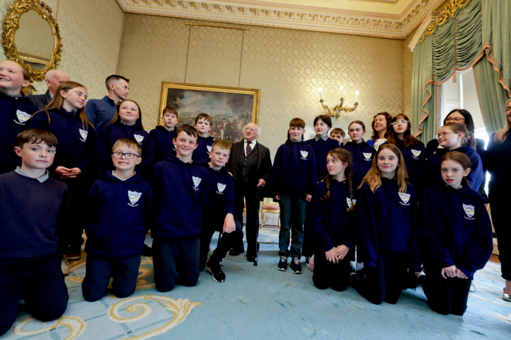 President meets Students from Scoil Mhuire, Creeslough