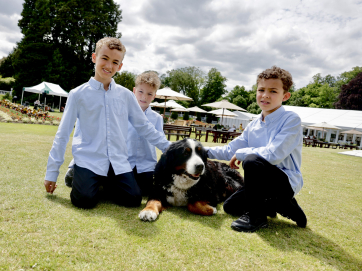 Bród with Ríordáin Connolly, 9, Cillian Connolly, 5 and Séamus Connolly, 7 2022