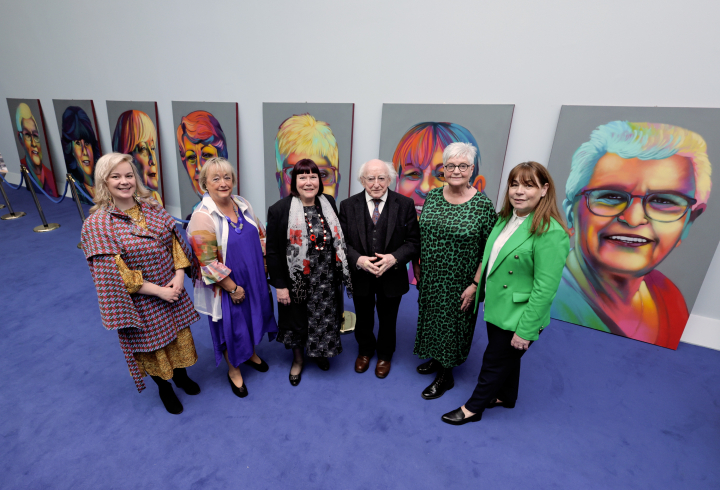 Óstálann an tUachtarán agus Saidhbhín taispeántas de chuid HerStory faoi ‘Peace Heroines’