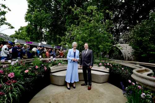 Tugann an tUachtarán Connolly cuairt ar an RHS Chelsea Flower Show