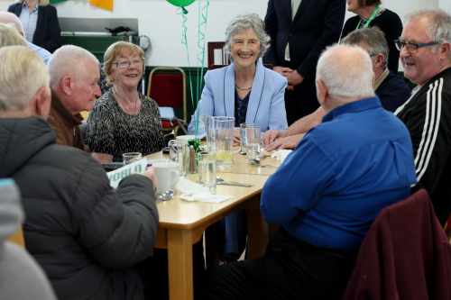 Tugann an tUachtarán Connolly cuairt ar The London Irish Centre
