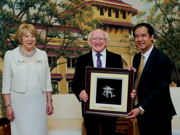 President Higgins and his wife Sabina with Dr Nguyen Kim Son President of the Vietnam National University