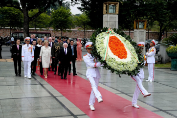 President Michael D. Higgins and his wife Sabina at the Monument of National Heroes and Martyrs where he laid a wreath in Honour of those who have fallen in the city of Hanoi