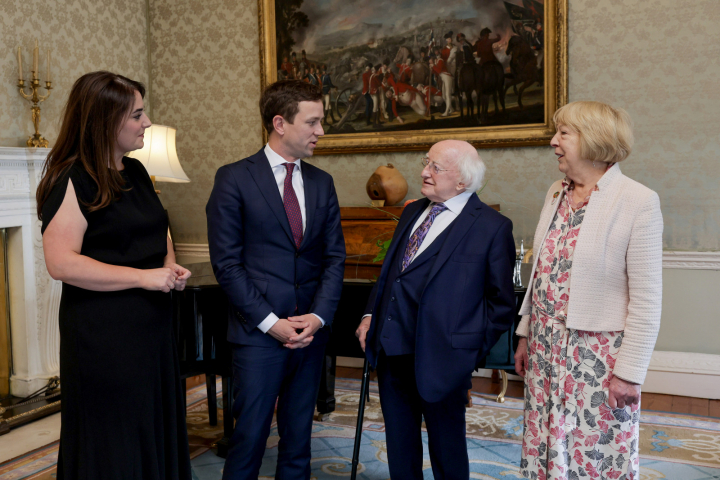 Fáiltíonn an tUachtarán roimh Ard-Mhéara Bhaile Átha Cliath, an tUasal James Geoghegan, ar Ghlao Cúirte