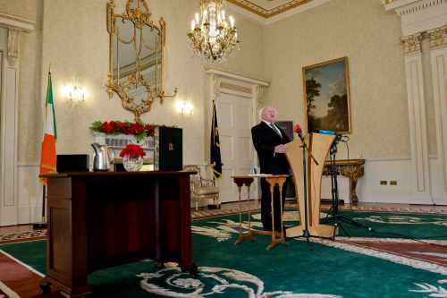 President speaks to members of the press on the death of Queen Elizabeth II