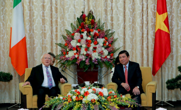 President Michael D. Higgins with Mr Nguyen Thang Phong Chair of the Peoples Committee in the Reunification Palace