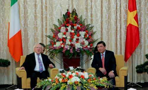 President Michael D. Higgins with Mr Nguyen Thang Phong Chair of the Peoples Committee in the Reunification Palace