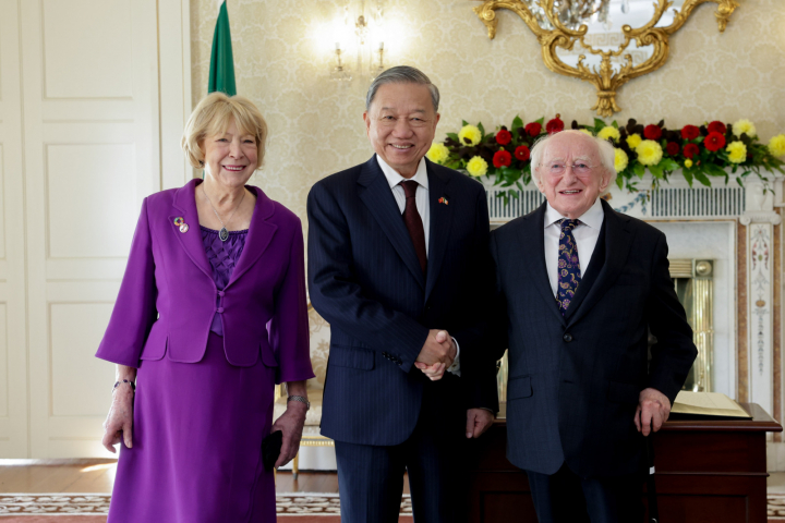 Cuirfidh an tUachtarán agus Sabina fáilte roimh H.E. Tô Lâm, Uachtarán Phoblacht Shóisialach Vítneam, agus a Bhean, Bean Lâm, ar ócáid a gCuairte Stáit ar Éirinn.