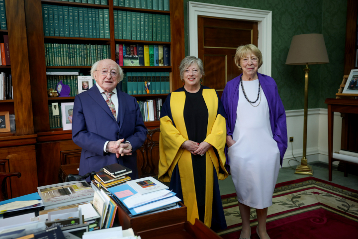 Lón á óstáil ag an Uachtarán do chomhaltaí Éigse Éireann
