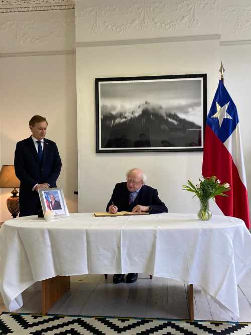 President signs the Book of Condolence for former President of Chile, Mr Sebastián Piñera Echeñique