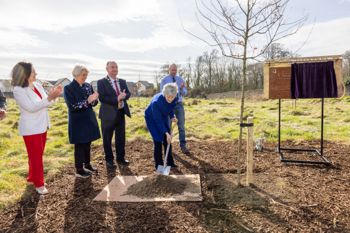 Sheolann an tUachtarán Connolly Seachtain Náisiúnta na gCrann