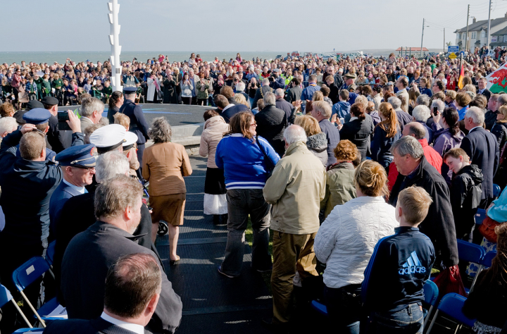 President unveils a memorial dedicated to all those who have lost their lives at sea