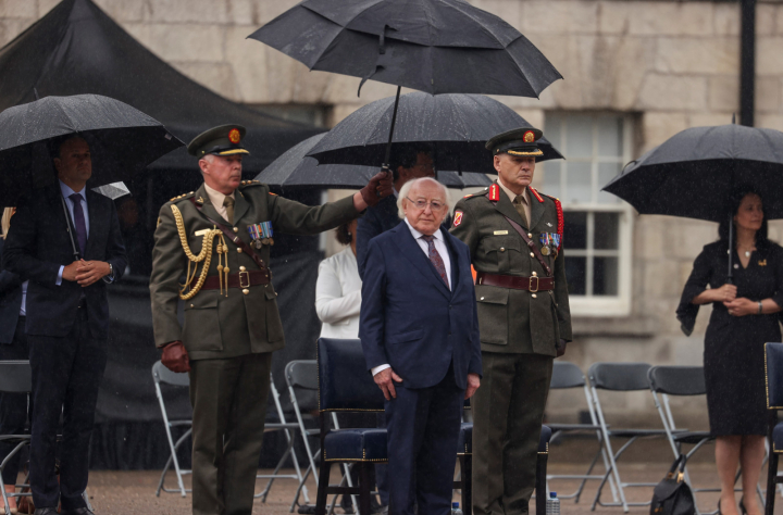 An tUachtarán i láthair ag an Lá Bliantúil Cuimhneacháin Náisiúnta