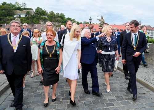 President and Sabina visit Alte Mainbrucke