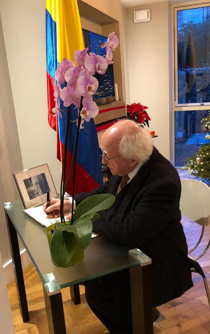 President signs the book of condolence on the death of former President of the Republic of Colombia Belisario Betancur