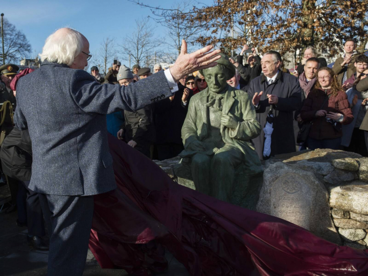 President officially unveils the Padraic Ó Conaire Replica Statue