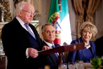 President speaks at the State Dinner hosted by President Cavaco Silva and Mara Cavaco Silva.