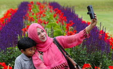 Muhammad Baig and his mother Rabia Tadbassum