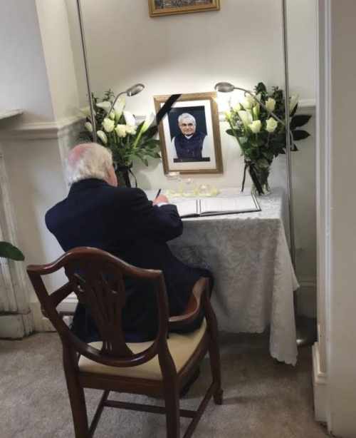 President signs book of condolences for the late former Prime Minister of India, Mr Atal Bihari Vajpayee, at Indian Embassy