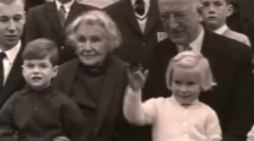 President Eamon De Valera and Family celebrate his 80th Birthday at Áras an Uachtaráin