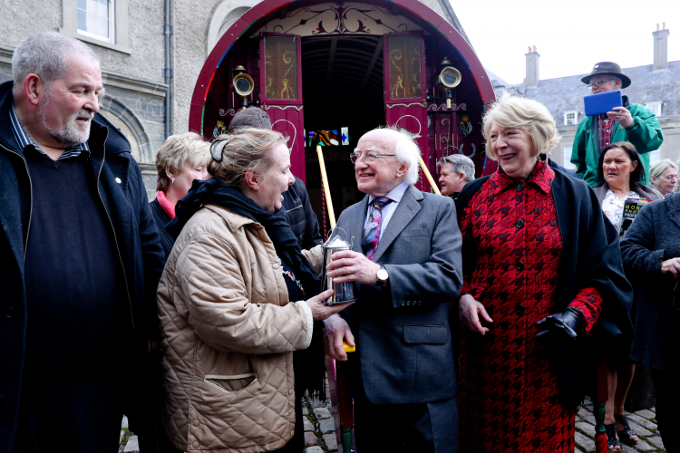 An tUachtarán Ó hUigínn ag trácht ar leithcheal agus eisiamh an Lucht Siúil