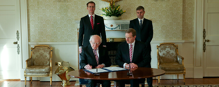 President signs warrant for the dissolution of the 31st Dáil